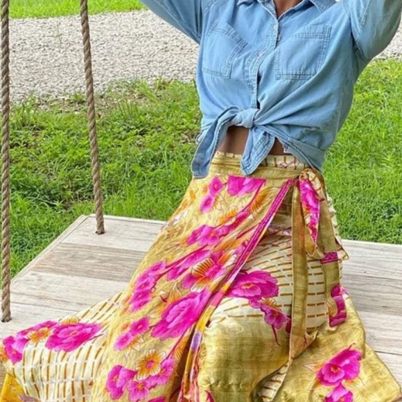 Reversible Silky Maxi Skirt. Multiple Ways to Wear For Big or Small Young Older - Picture 11 of 17